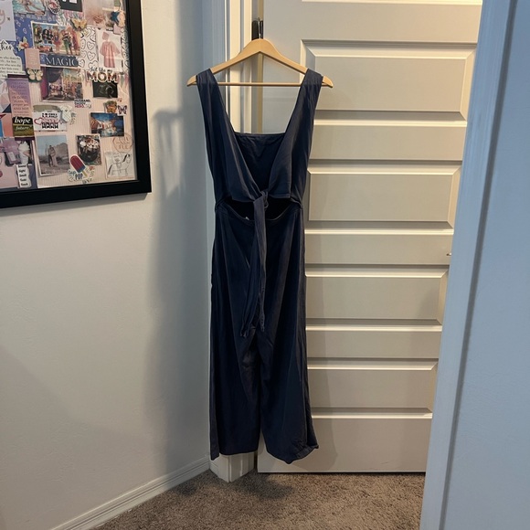 VETTA ✨ Jumpsuit super soft wide leg apron top tie back pockets navy blue | Sz 0 - Picture 3 of 7